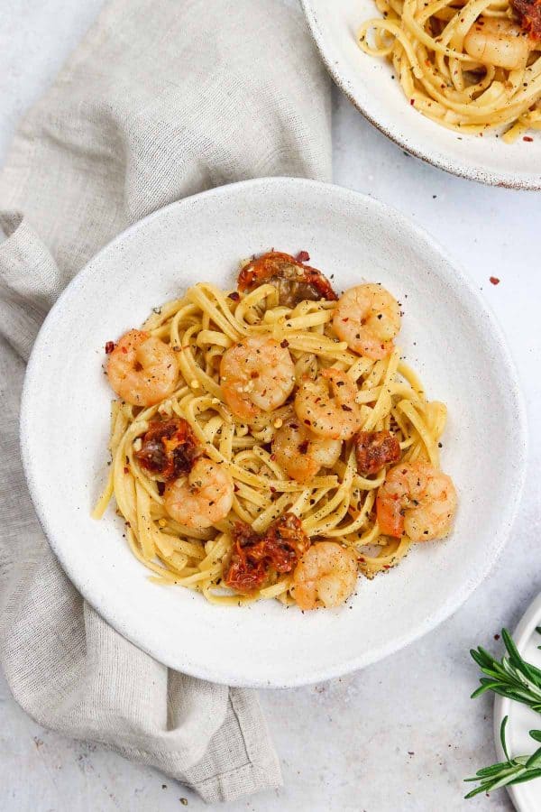 Super Easy Prawn Linguine Pasta Recipe (Ready in 20 minutes)