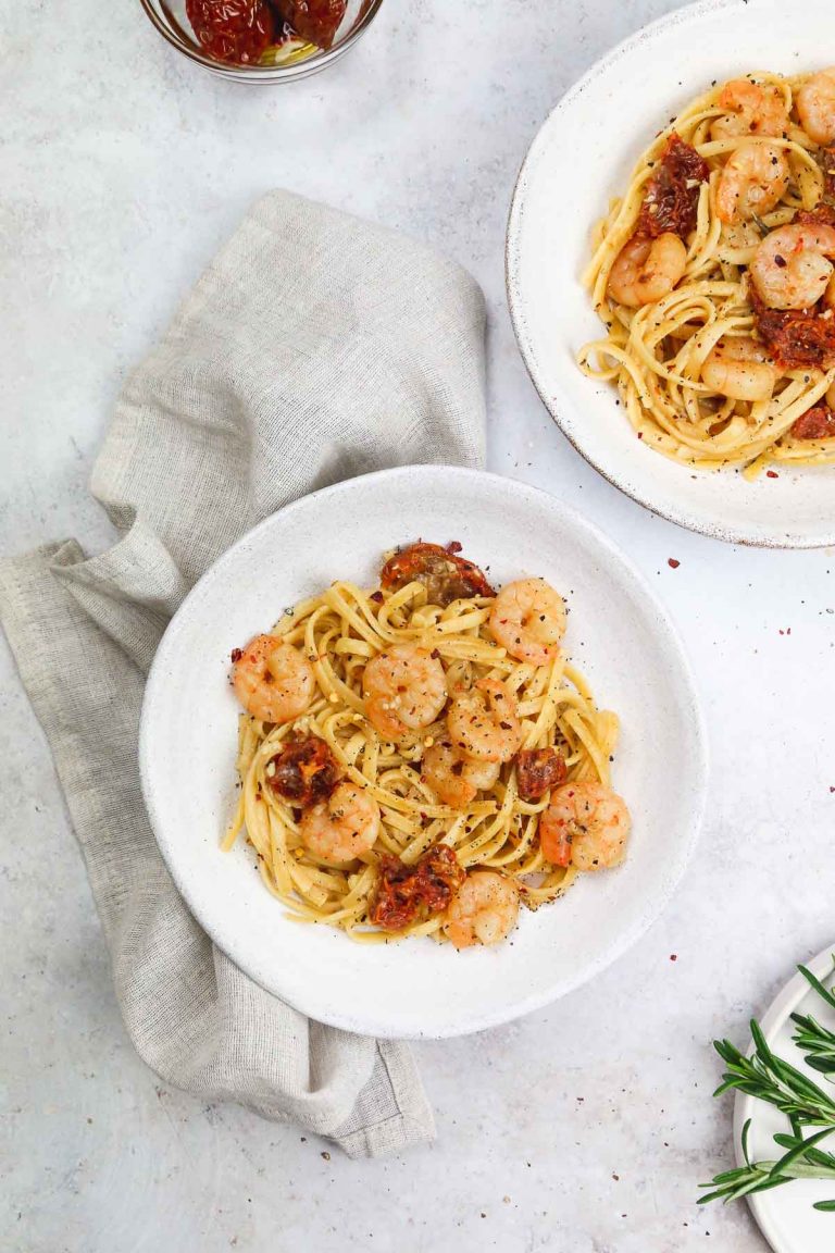 Super Easy Prawn Linguine Pasta Recipe (Ready in 20 minutes)