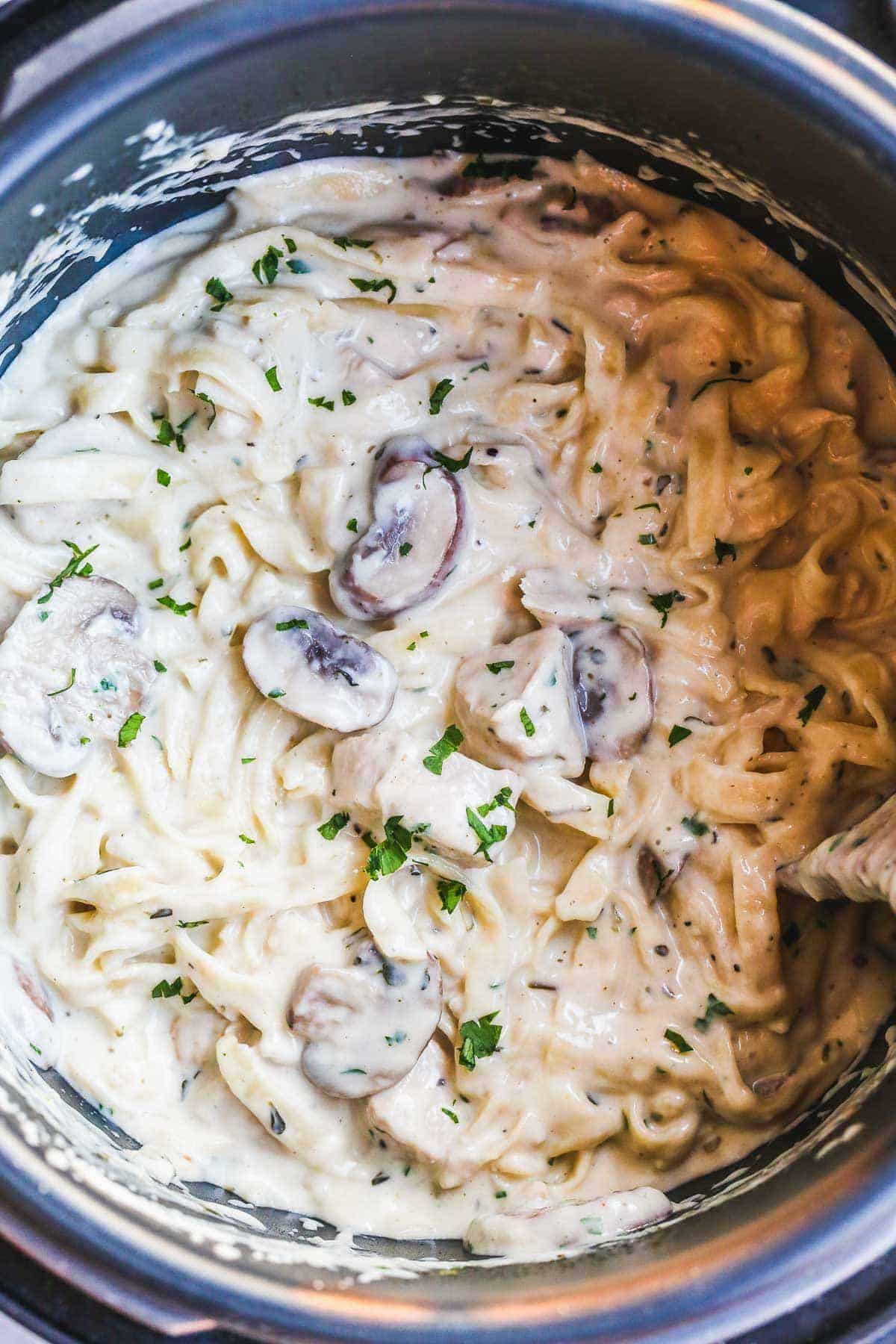 Instant Pot chicken Alfredo pasta