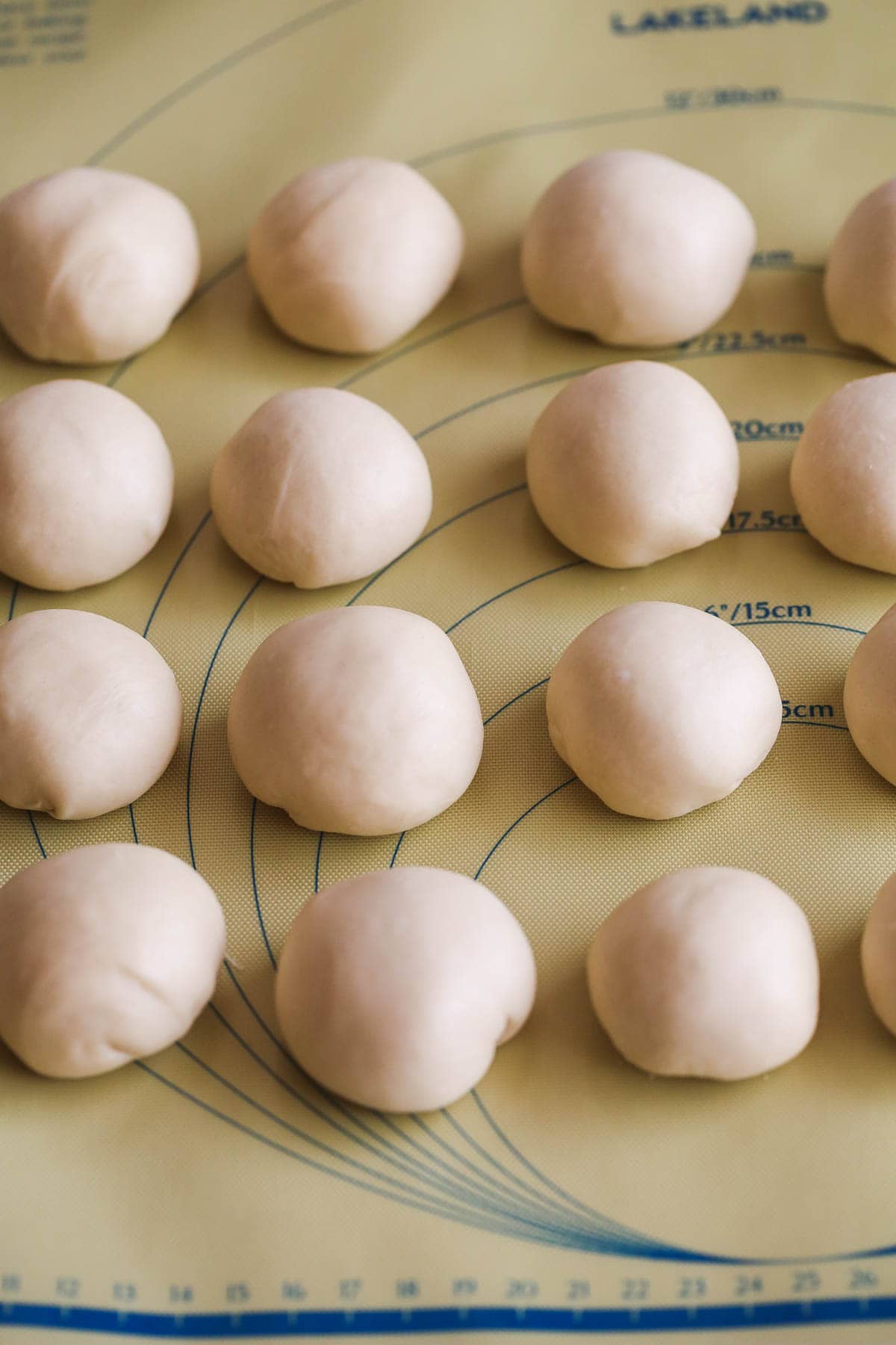 16 Dough balls