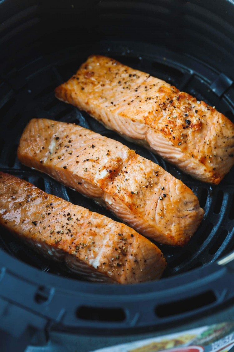 The Best Air Fryer Salmon Recipe (With Garlic Lemon Butter Sauce)