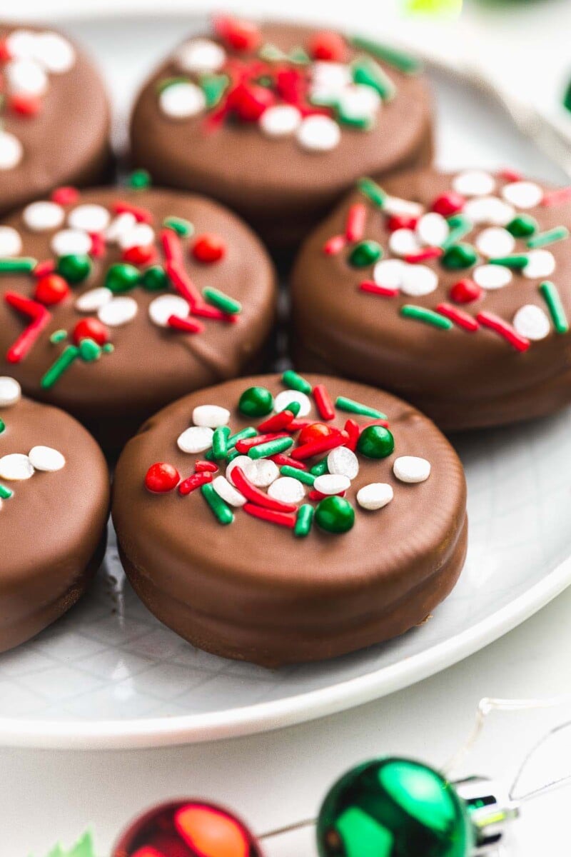 Easy Chocolate Covered Oreos - Little Sunny Kitchen