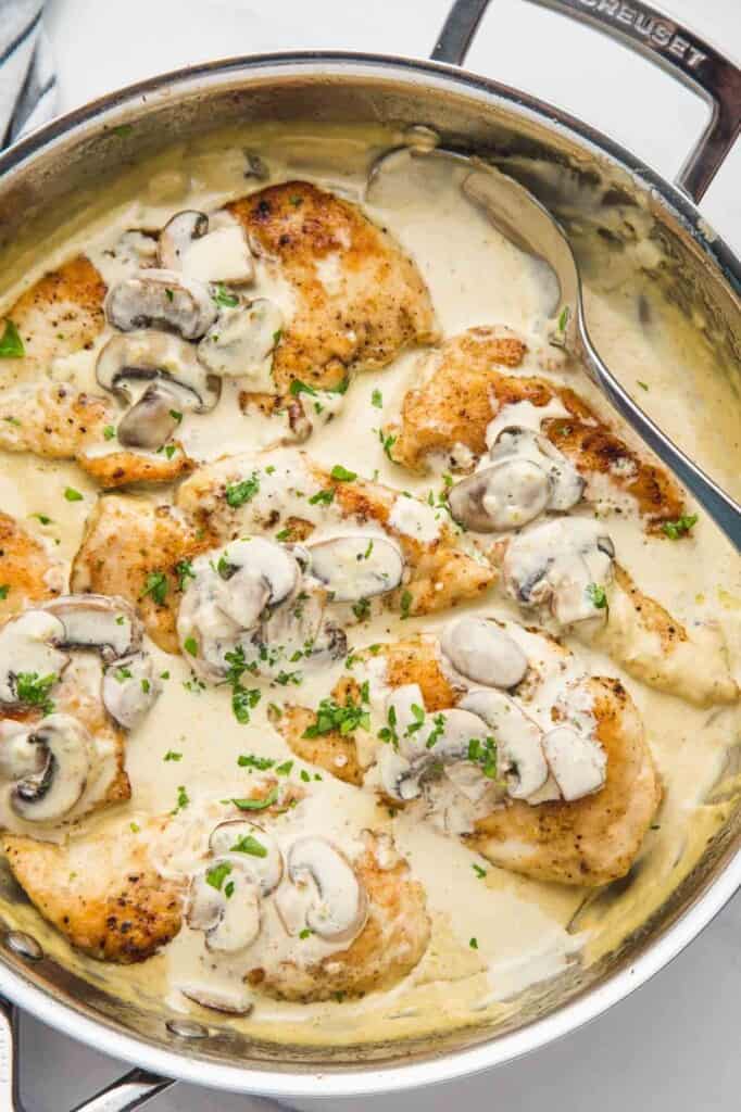 Creamy Mushroom Chicken (With an Amazing Cream Sauce!)