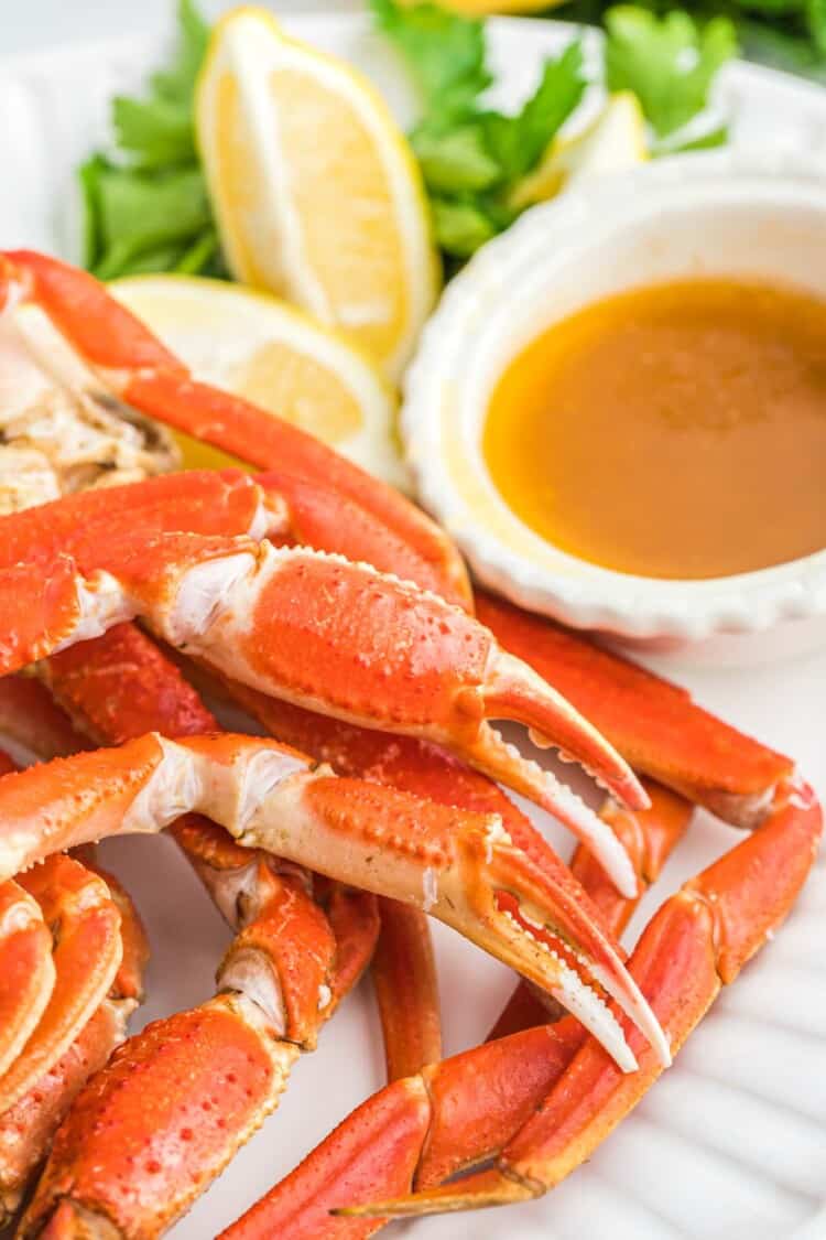 How to Cook Crab Legs (5 Ways)