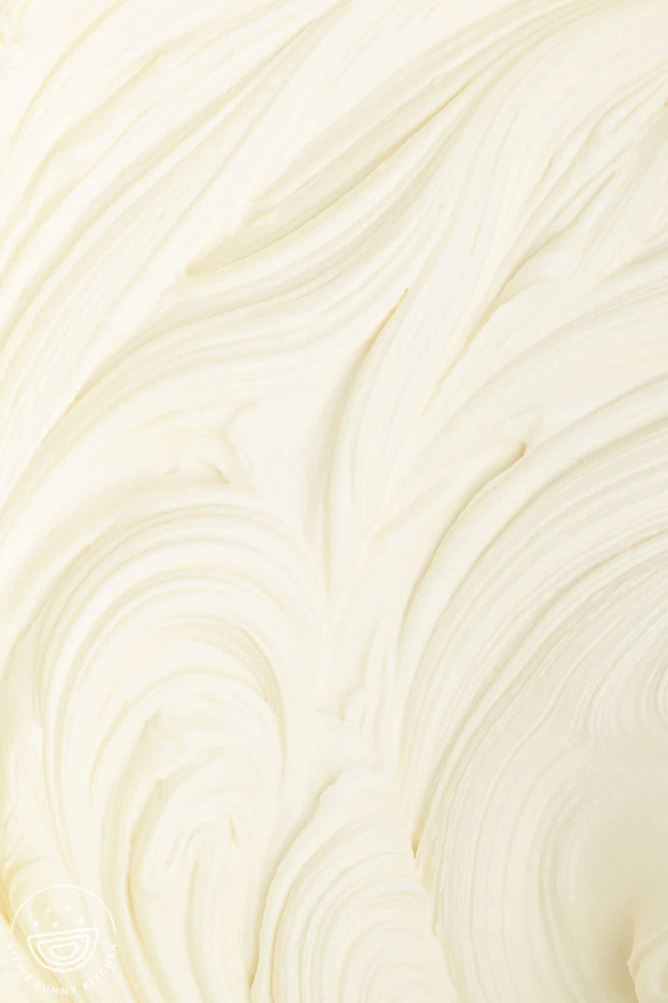 Whipped white chocolate buttercream, close up shot