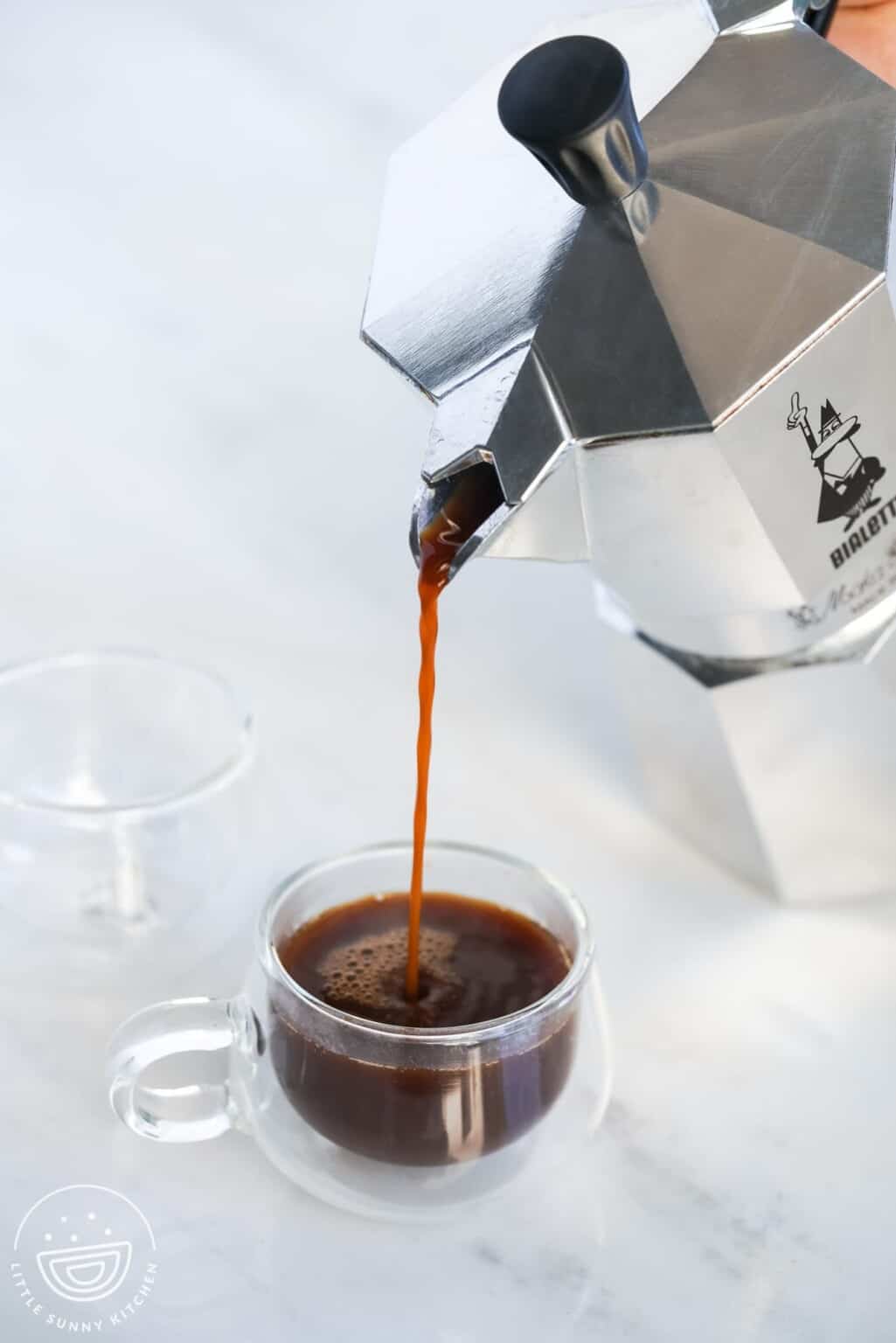How to Use a Moka Pot (Full Tutorial) Little Sunny Kitchen