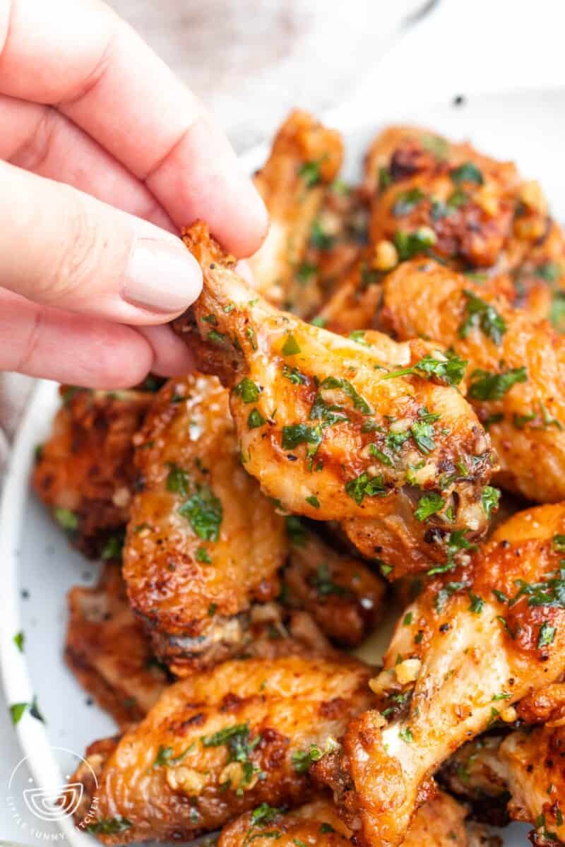 Easy Garlic Butter Chicken Wings Little Sunny Kitchen
