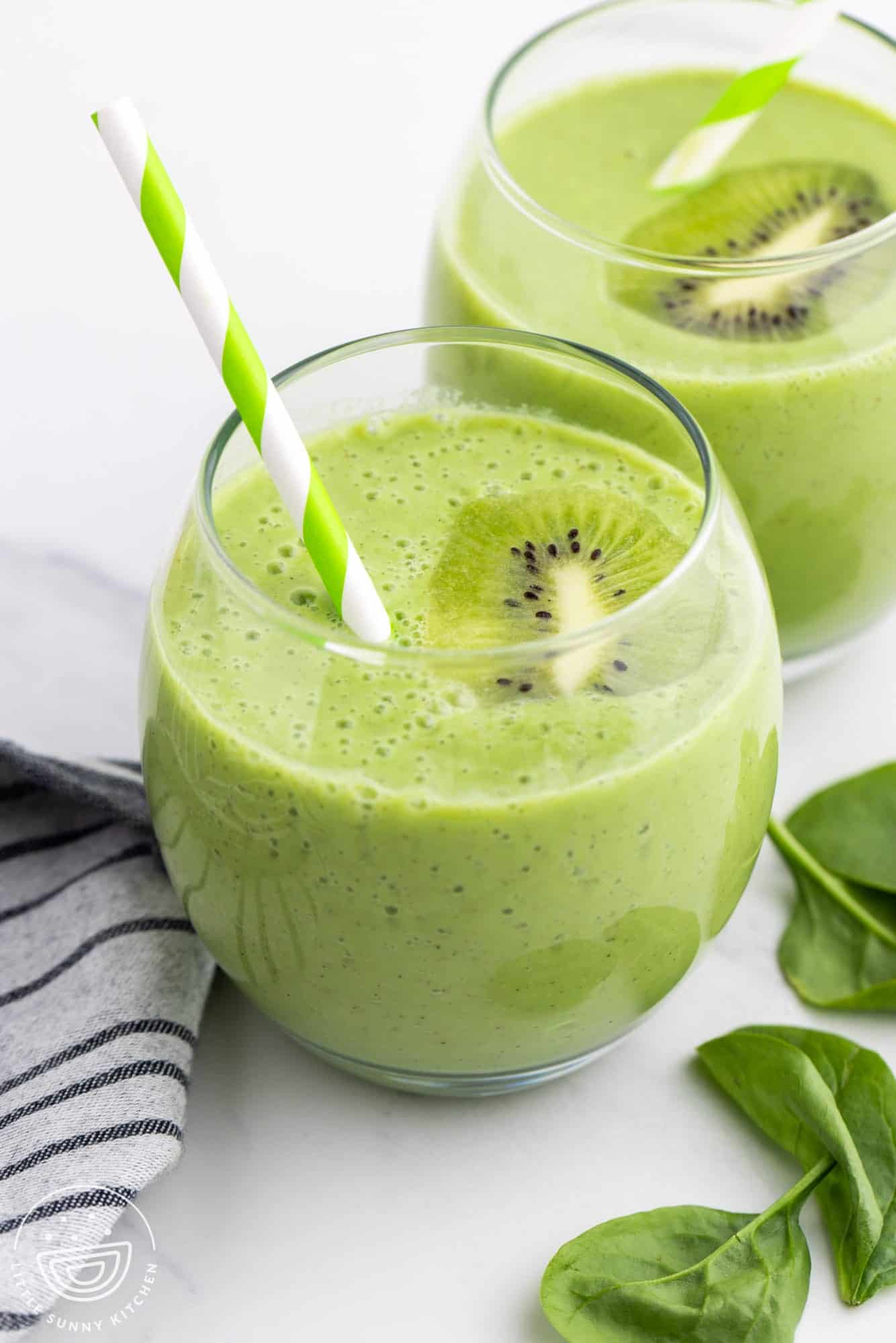 Apple Kiwi Green Smoothie - Beauty Bites