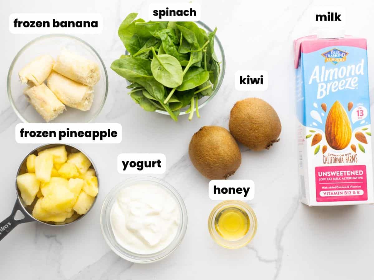 Ingredients needed to make a kiwi smoothie