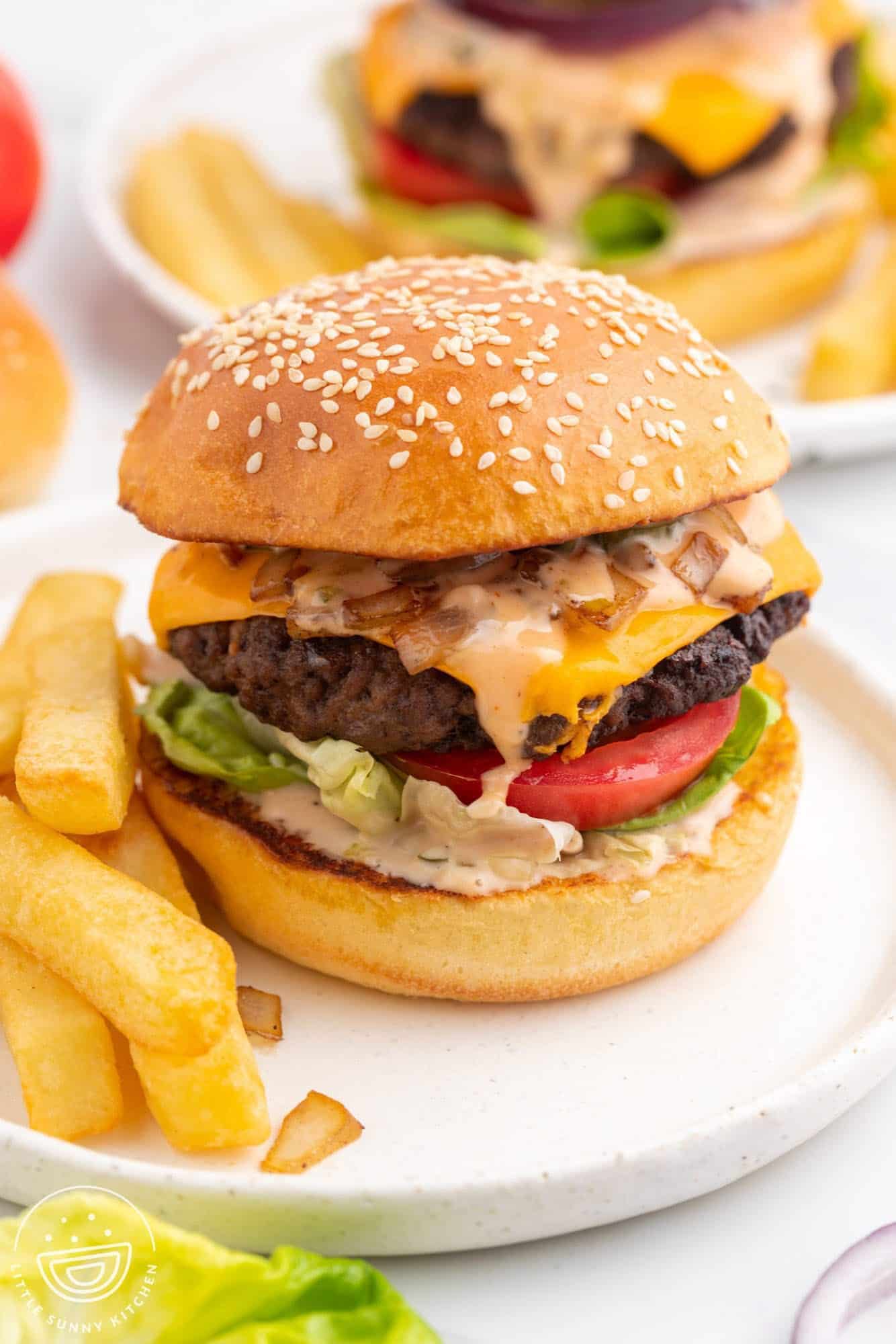 How to Make the Best Juicy Cast Iron Skillet Burgers - Home&Plate