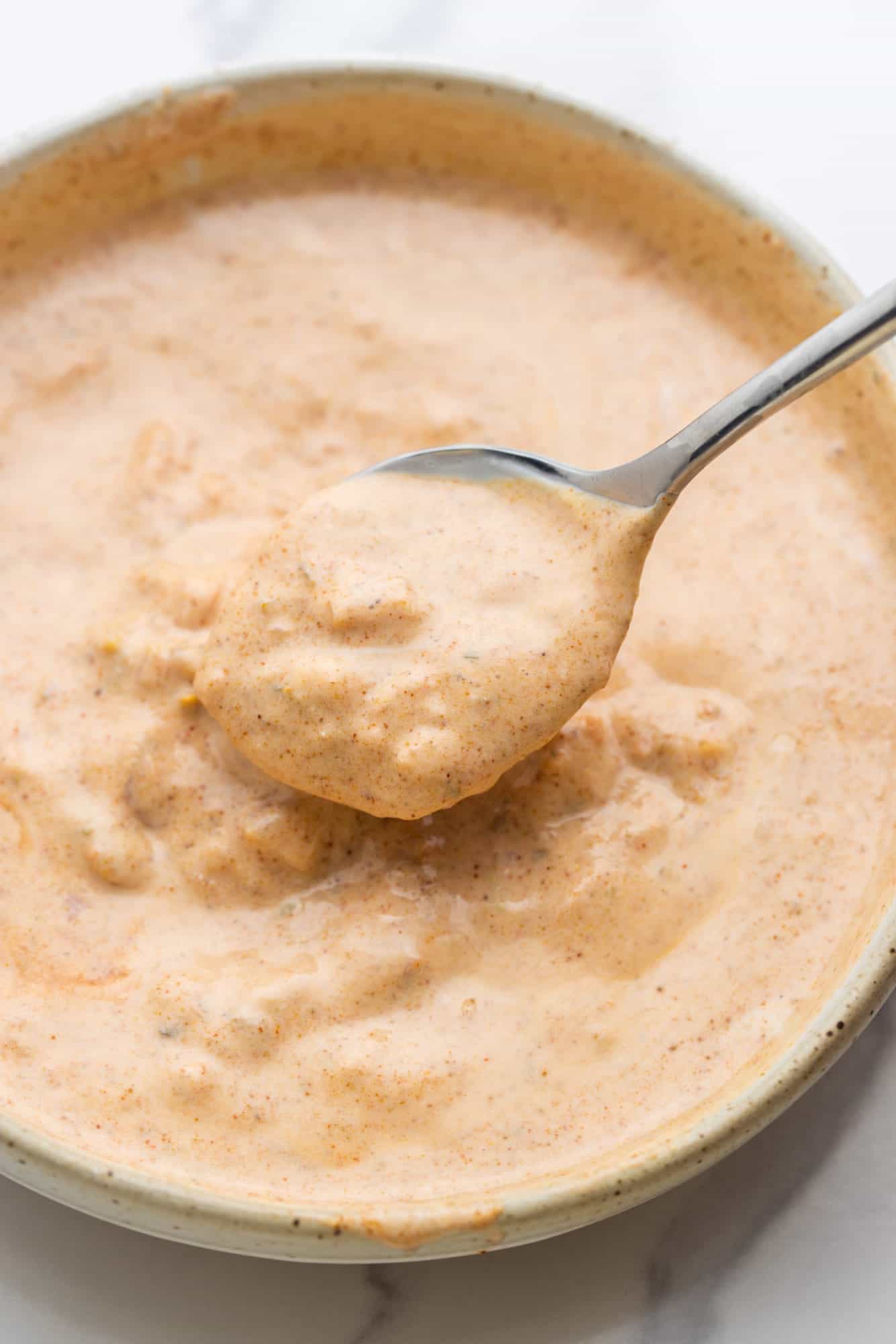 A salsa and sour cream sauce to add to chicken wraps.