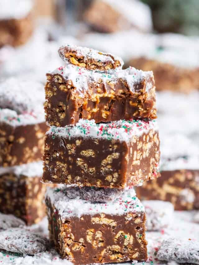 cropped-Puppy-Chow-Christmas-Microwave-Fudge-3.jpg