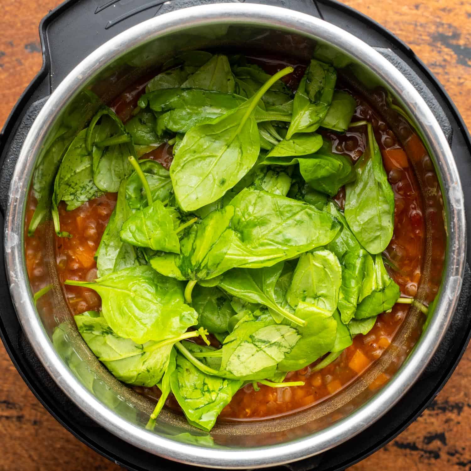 spinach leaves wilting into lentil soup in an instant pot.