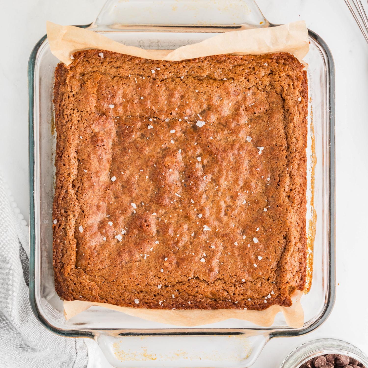 a baked pan of brown butter blondies sprinkled with flaky salt.