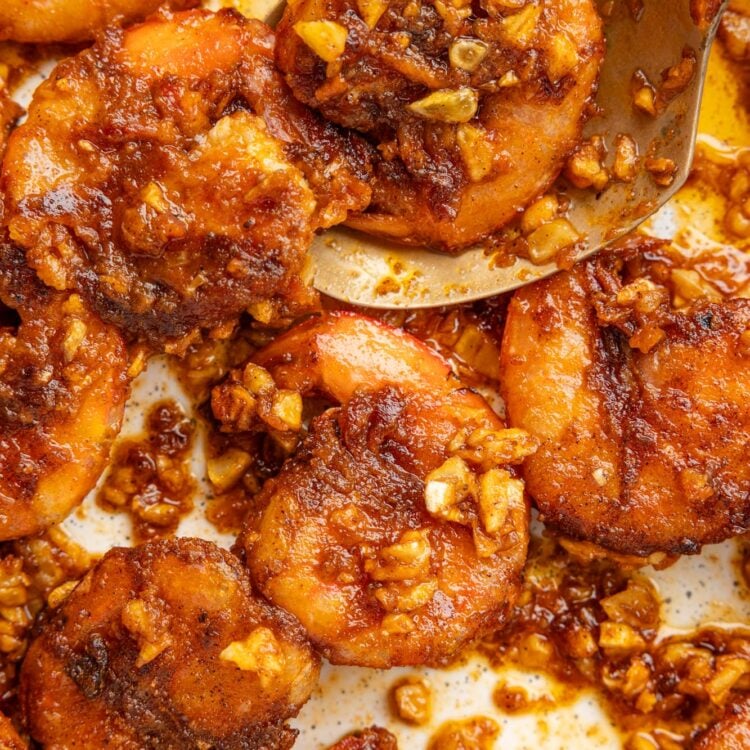 closeup of garlic hawaii shrimp in a skillet