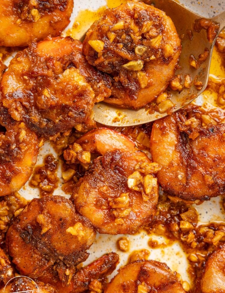 closeup of garlic hawaii shrimp in a skillet