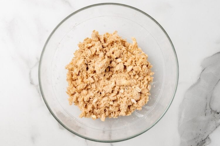 oat crumb topping for muffins mixed in a glass bowl.