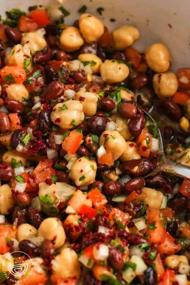 Balela Salad Recipe with Chickpeas and Herbs