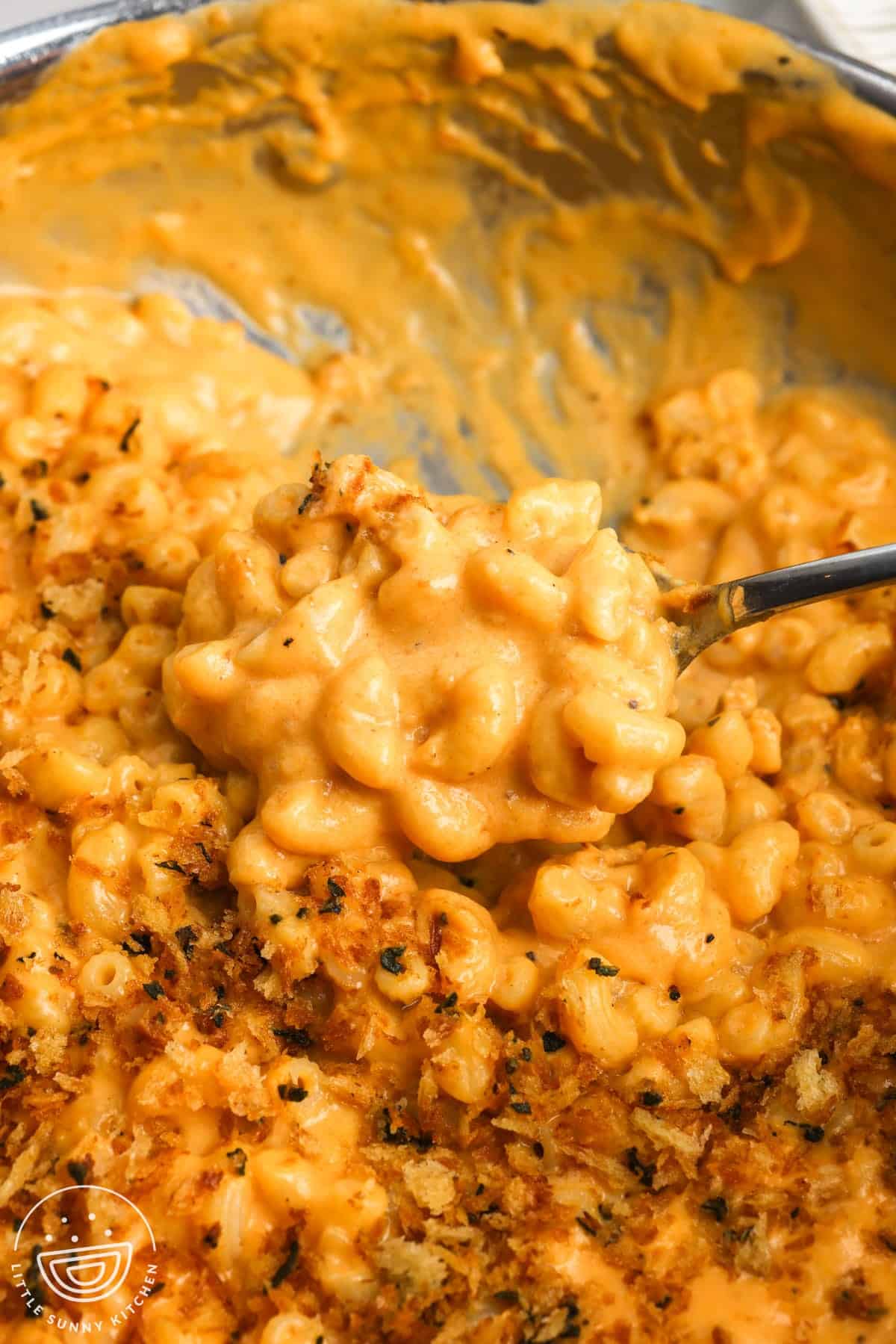 closeup of pumpkin mac and cheese showing the rich, thick sauce.