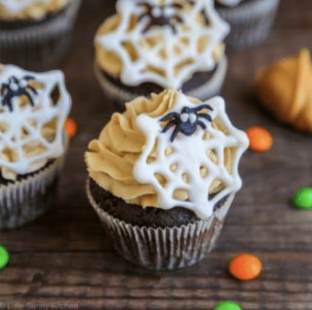 cute halloween spider cupcakes